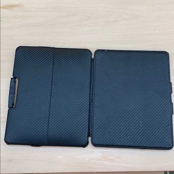 First generation iPad case - Picture 3 of 4